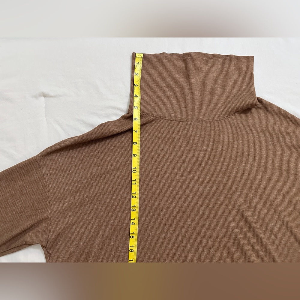 American Eagle Waffle Knit Crop Turtleneck - Brown - S - Picture 10 of 10